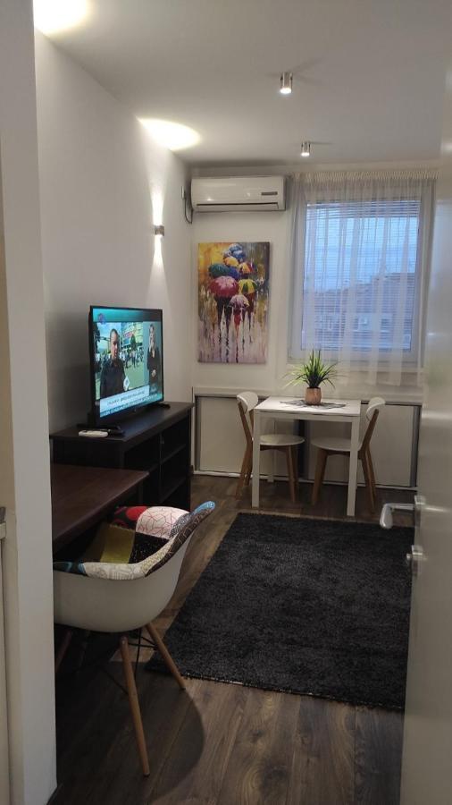 5 Star Central Studio Skopje Exterior photo
